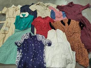 lot 173 image: Lot of Vintage Ladies Dresses