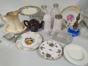 lot 184 image: Large Lot of Vintage ChinaServing PiecesDecorEtc - Includes Fenton Hobnail Trinket Dish