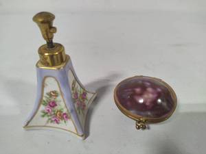 lot 183 image: Vintage Perfume Sprayer & Brass Shell Trinket Dish