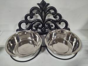 lot 191 image: Grandin Road Wall Mount Dog Food Feeding Station New
