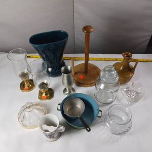 lot 36 image: Large lot of Knick Knacks