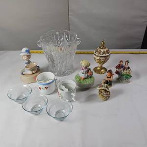 lot 37 image: Knick Knacks  mustache cup  Made in USA Shaunce Vase