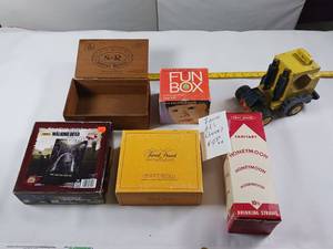 lot 21 image: Cigar Box, Fun Box and vintage wooden toy