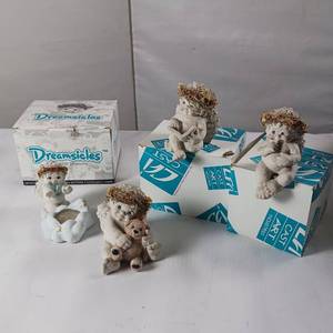 lot 57 image: Collectible figurines from Dreamsicles