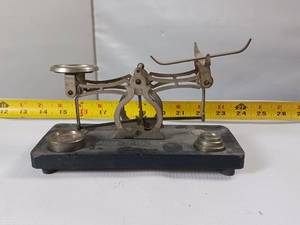 lot 76 image: Vintage Scale including weights