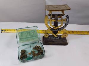 lot 77 image: Vintage Bilateral Brass Scale  with several cool old brass weights used with Apothecary