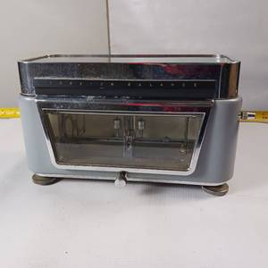 lot 78 image: Torsion Balance Co. Glass Topped Medical Scale RX1