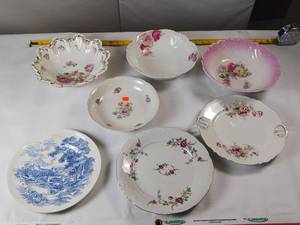 lot 97 image: Vintage bowls and plate collection  Large Lot