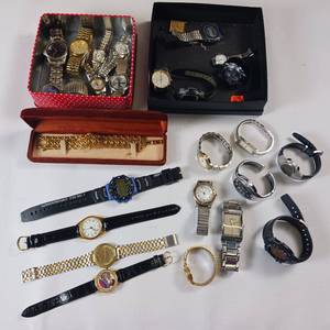 lot 98 image: Large Lot of Vintage and newer watches