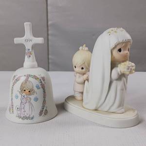 lot 179 image: Precious Moments Collection of Figurines and soccer players