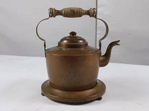lot 191 image: 1.5 Liter Made in Sweden Copper Plated Tea Pot with stand