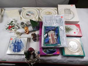lot 202 image: Massive lot of Christmas Collectibles