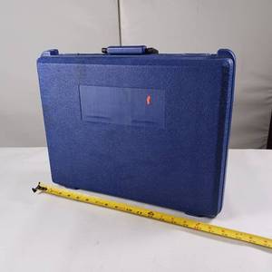 lot 205 image: Universal for all models Injector Cleaning Kit