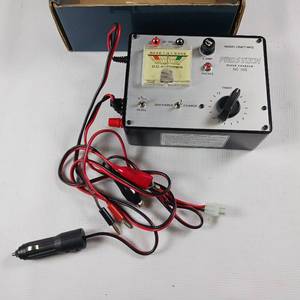 lot 208 image: Fast Charger for NI-CAD batteries  12 volt input  6 or 7 cell