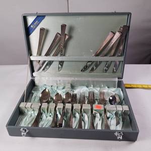 lot 213 image: Silver Plated Flatware Set  Case Included