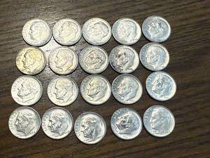 lot 38 image: 20 Silver Roosevelt Dimes