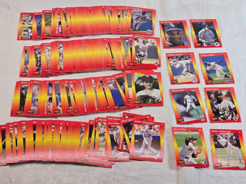 lot 36 image: Lot of 1992 Leaf Donruss Triple Play Baseball Cards