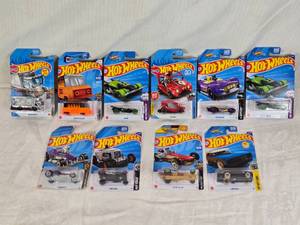 lot 31 image: Hot Wheels Die-Cast Vehicle Collection including Raijin Express, Brickin Delivery, RD-06, and More