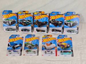 lot 33 image: Hot Wheels Die-Cast Cars Lot including Futurismo, Group C Fantasy, and HW-4-Trac