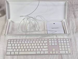 lot 72 image: Apple Wired Keyboard with Numeric Keypad, Model CC2419402JYDPQVAZ