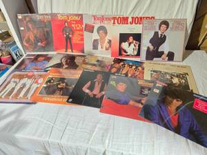 lot 149 image: Vinyl Records Featuring Tom Jones, Mac Davis, Statler Brothers, and More