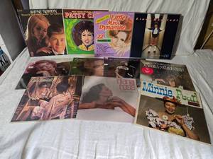 lot 160 image: Lot of Vinyl Records Featuring Various Artists Including Wayne Newton, Patsy Cline and Diana Ross