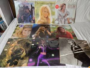 lot 164 image: Vinyl Records Featuring Lynn Anderson and Tanya Tucker Albums