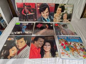 lot 170 image: Lot of Conway Twitty Vinyl Records Including Collaborations with Loretta Lynn