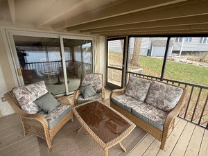 lot 9 image: Outdoor Furniture Set with Glass Table