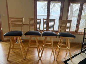 4 Bar Stools