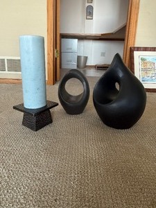 lot 32 image: Table Decorations