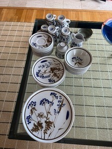 lot 46 image: Kitchen Set