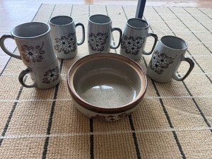 lot 47 image: Coffee Cups and Bowl