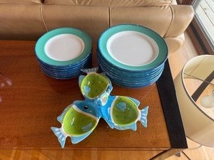 lot 48 image: Tropical Plates and Fish Bowls