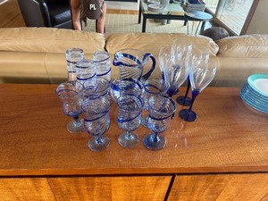 lot 49 image: Glassware