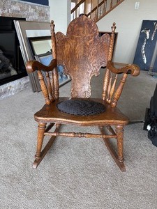 lot 54 image: Antique Chair