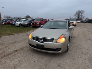 lot 17 image: 2009 Nissan Altima