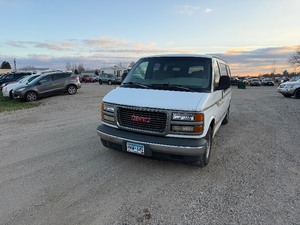 lot 20 image: 1996 GMC Savana
