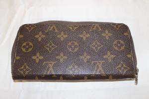 lot 4 image: Fashion Wallet