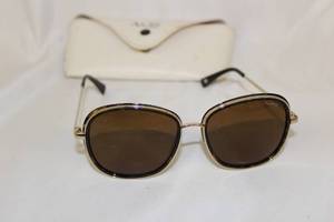 lot 137 image: Sunglasses