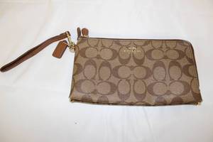 lot 47 image: Designer Wallet