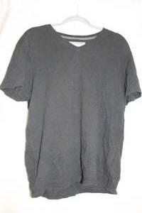 lot 147 image: V-Neck T-Shirt