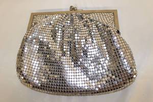 lot 77 image: Vintage Clutch Purse