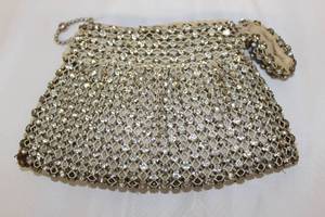 lot 79 image: Anitque Hand Bag