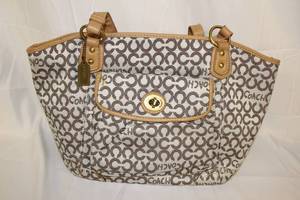 lot 175 image: Coach Hand Bad