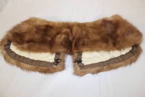 lot 90 image: Vintage Stole Shaw wrap and hat