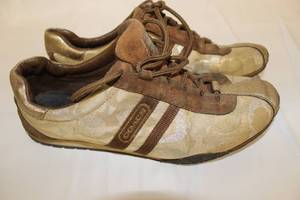 lot 98 image: Coach Sneakers