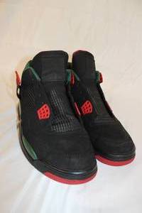 lot 100 image: Air Jordaon