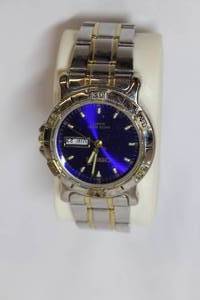 lot 9 image: Cherokee Watch