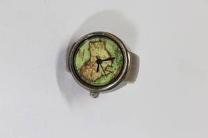 lot 11 image: Retro Aussie Ring Watch